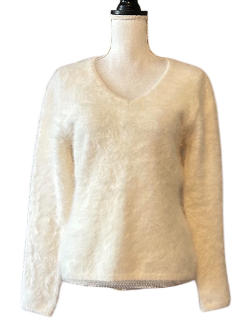 Belldini‎ Vintage Angora Rabbit Hair V-neck Fuzzy Sweater SZ L in Ivory